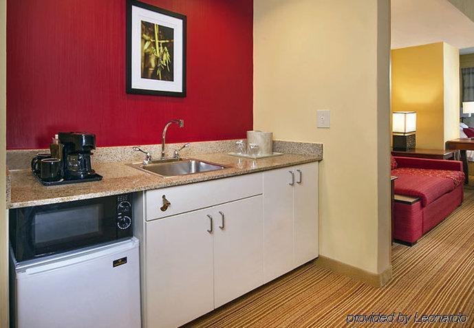 Courtyard Long Island Macarthur Airport Ronkonkoma Room photo