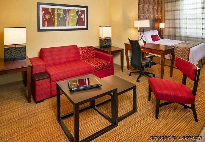 Courtyard Long Island Macarthur Airport Ronkonkoma Room photo